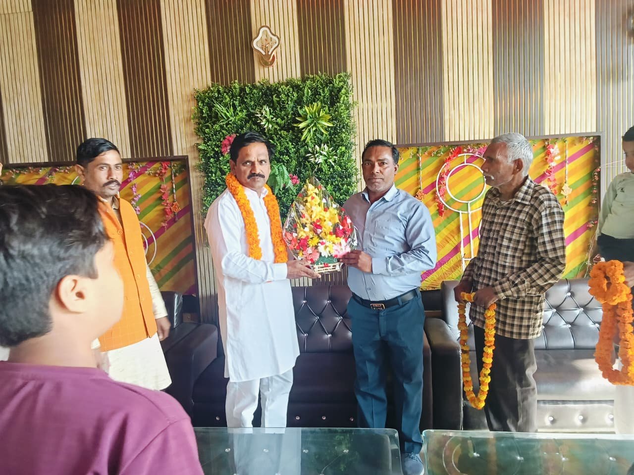दिलीप मौर्य के नेतृत्व में भाजपा के नवागत जिलाध्यक्ष दीपक मौर्य का भव्य स्वागत