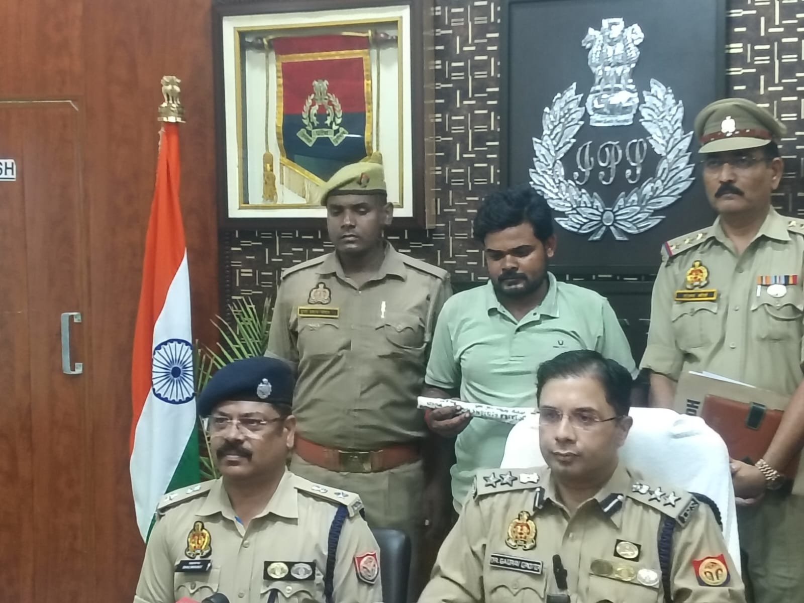 अयोध्या पुलिस का खुलासा: प्रेम संबंध और जमीन विवाद बना हत्या की वजह