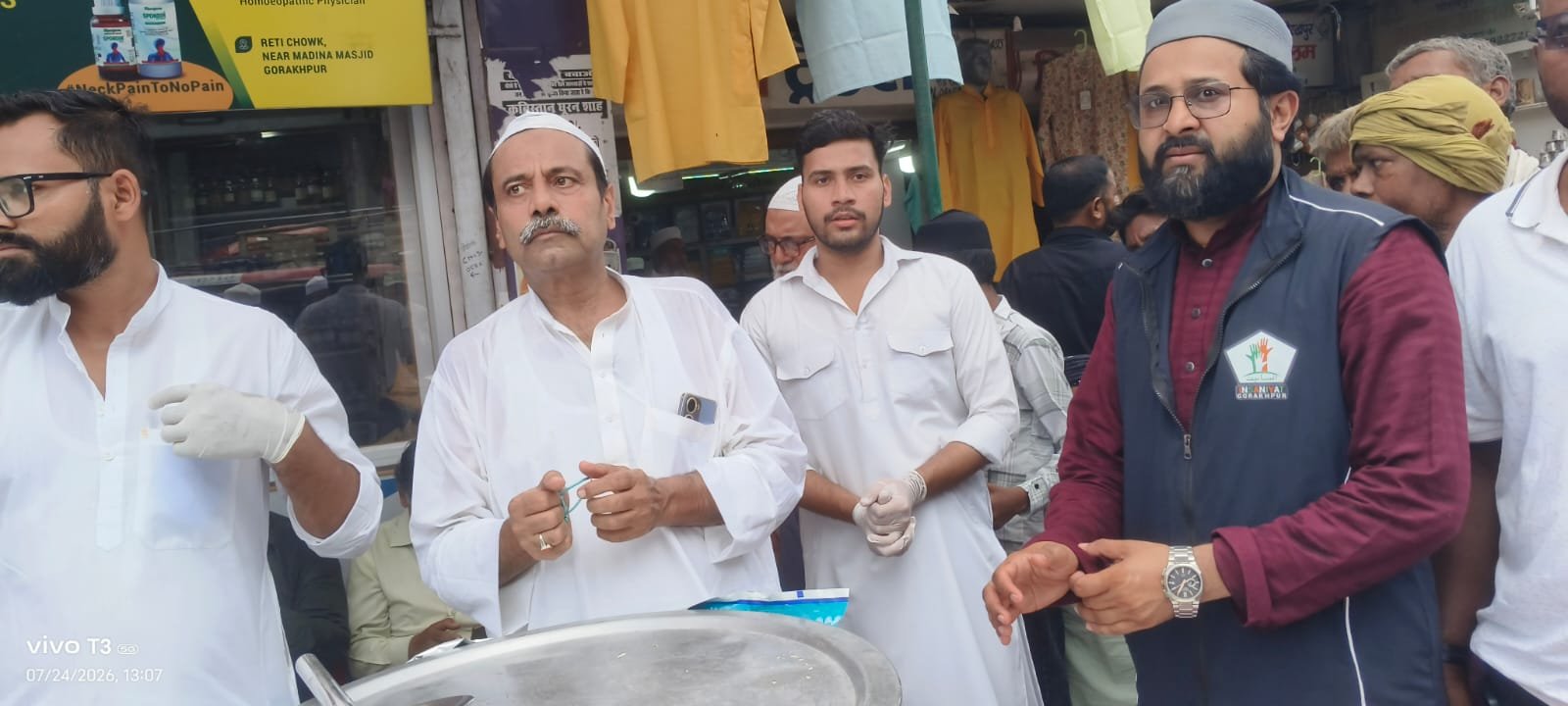 गोरखपुर में इंसानियत वेलफेयर सोसाइटी ने रचा इतिहास, 150वें विराट लंगर में 1500 लोगों को कराया नि:शुल्क भोजन
