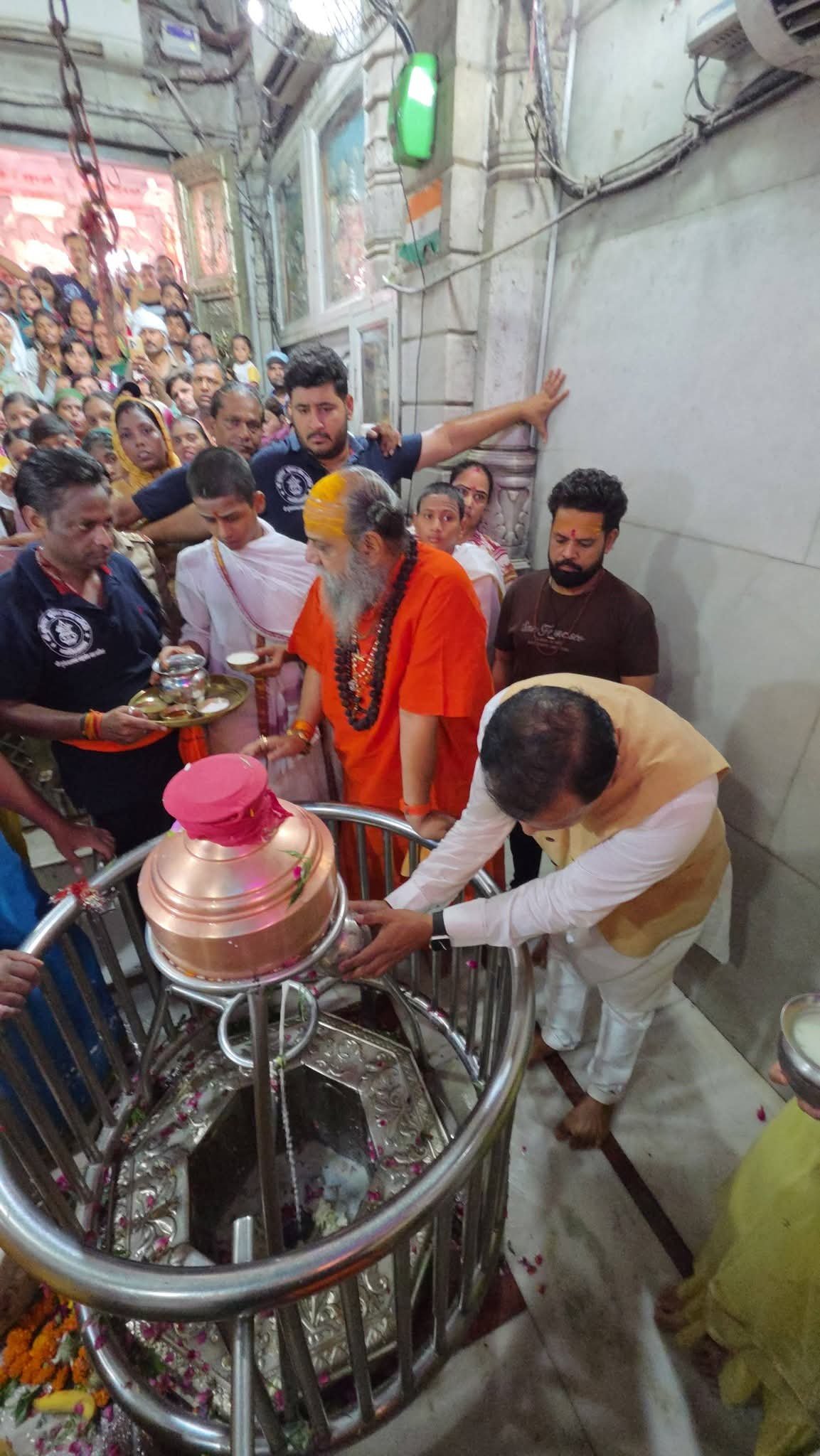 सावन के पहले सोमवार पर दूधेश्वरनाथ मंदिर में उमड़ा आस्था का सैलाब