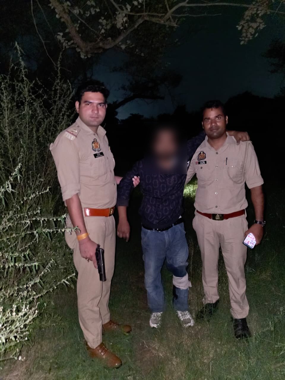 चेन स्नैचिंग के आरोपी से खुर्जा देहात पुलिस की मुठभेड़, गोली लगने से बदमाश घायल