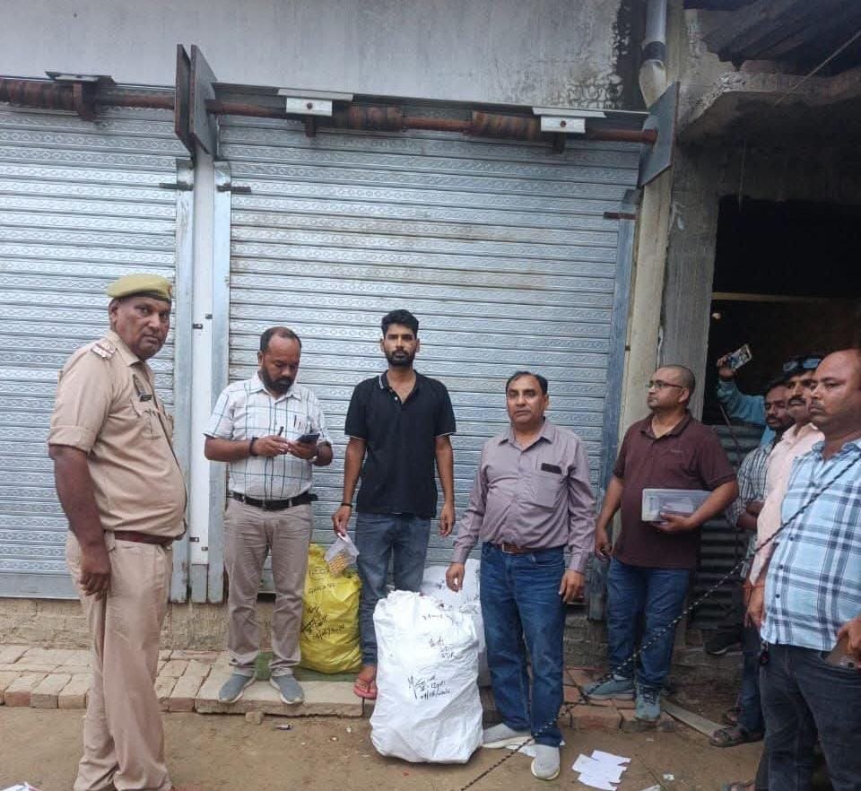 बस्ती में औषधि विभाग की बड़ी कार्रवाई, दो अवैध मेडिकल स्टोरों पर छापेमारी