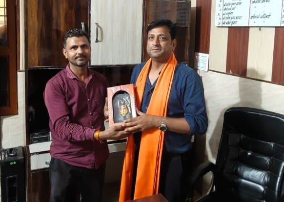 जहांगीरपुर नगर पंचायत को मिला नया ईओ, वीरज कुमार त्रिपाठी ने संभाला अतिरिक्त कार्यभार