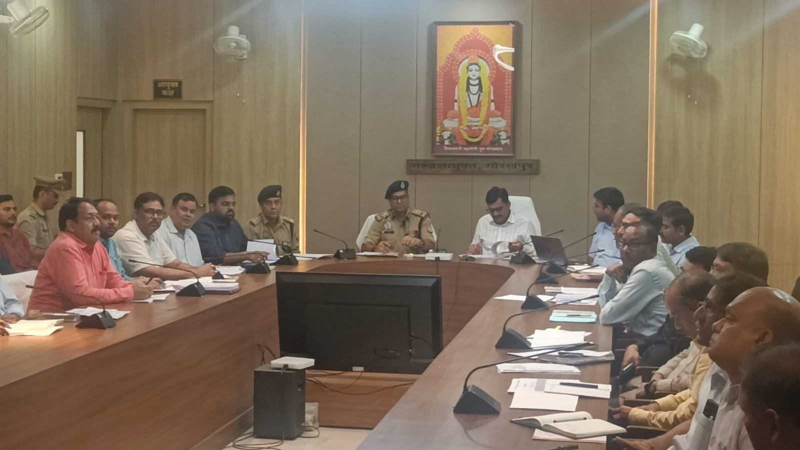 बाढ़-जलभराव से निपटने की तैयारी रखें पुख्ता, त्योहारों पर कानून व्यवस्था रहे चाक-चौबंद: सीएम योगी