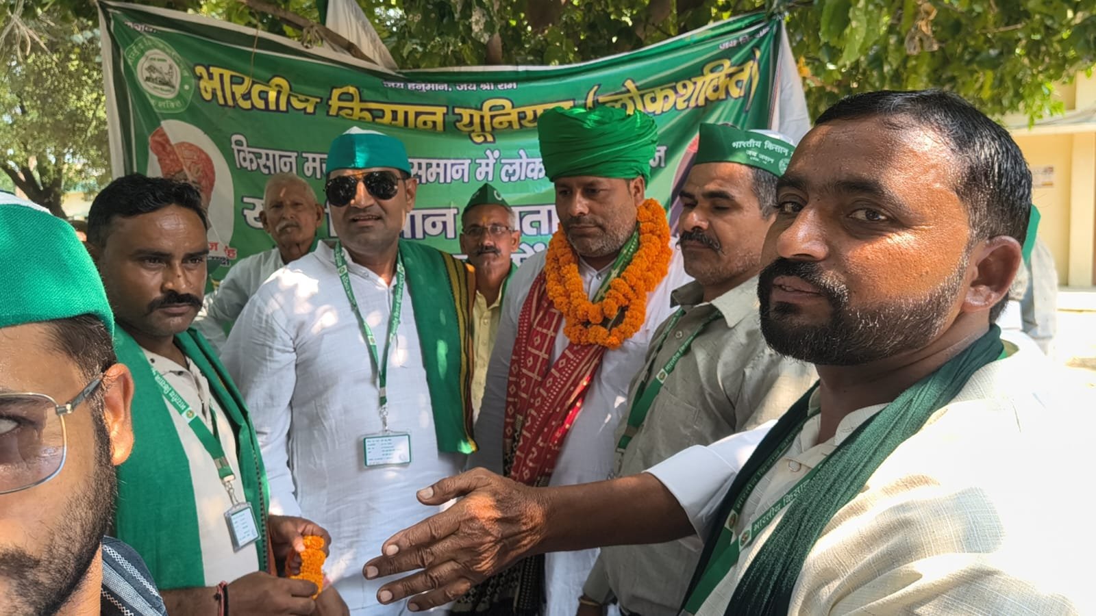 बीकेयू राष्ट्रपुत्र के जिलाध्यक्ष शिवकुमार राघव के नेतृत्व में एसडीएम खुर्जा को दिया ज्ञापन