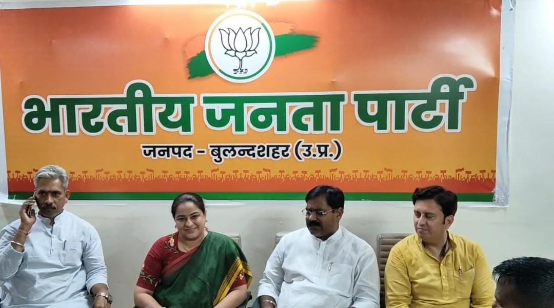 भाजपा की प्रेस वार्ता में राहुल गांधी पर निशाना, चुनाव आयोग पर सवाल उठाने को बताया निंदनीय