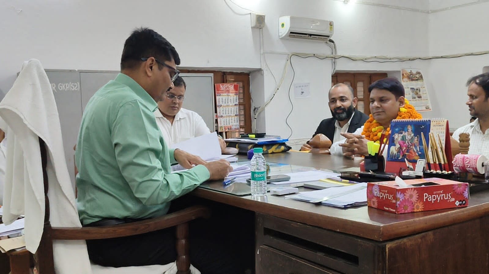 शिक्षक निर्वाचन में तीन प्रत्याशियों ने दाखिल किया नामांकन