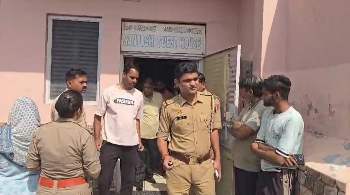 60 वर्षीय बुजुर्ग ने पेट्रोल छिड़ककर किया आत्मदाह का प्रयास, पुलिस में मचा हड़कंप