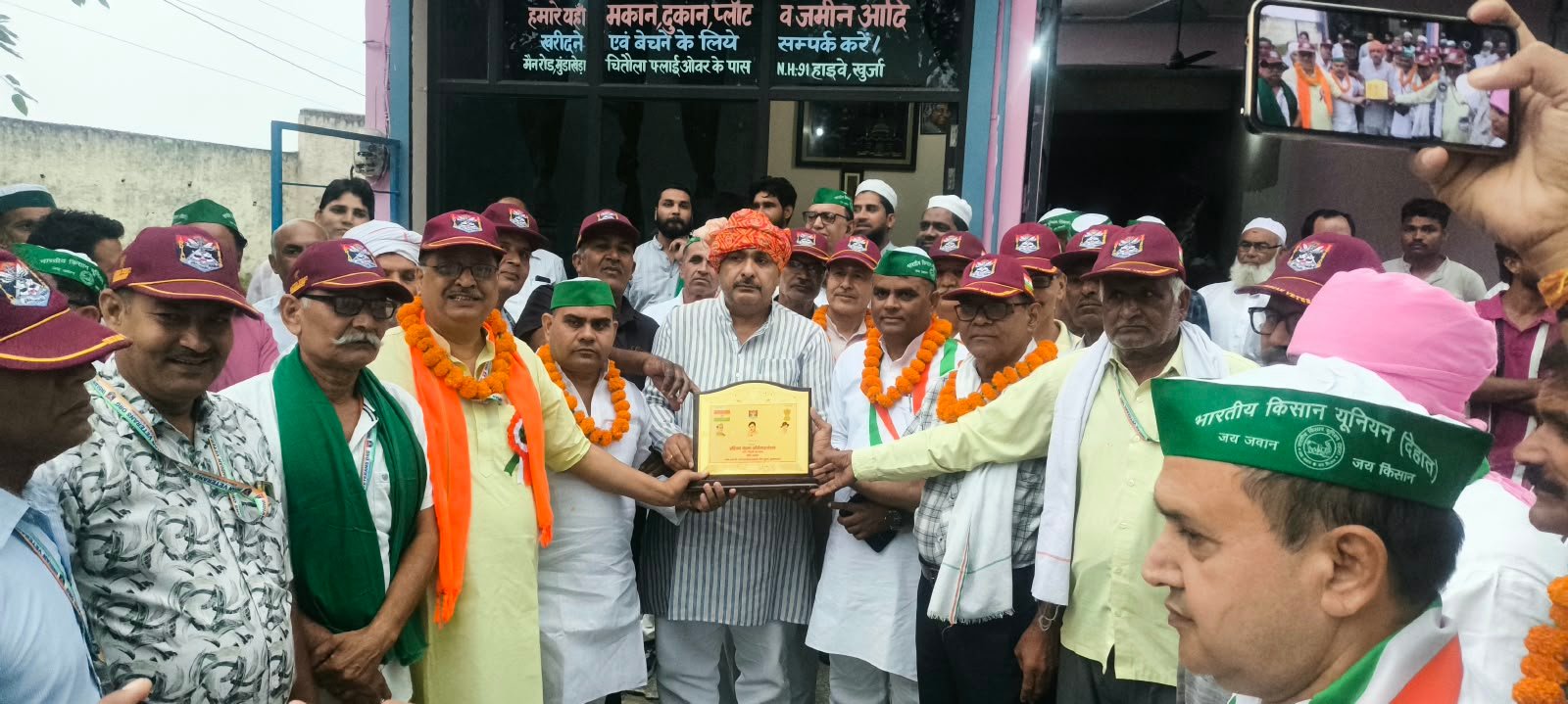 भारतीय किसान यूनियन देहात के राष्ट्रीय अध्यक्ष पहुंचे खुर्जा, हुआ जोरदार स्वागत