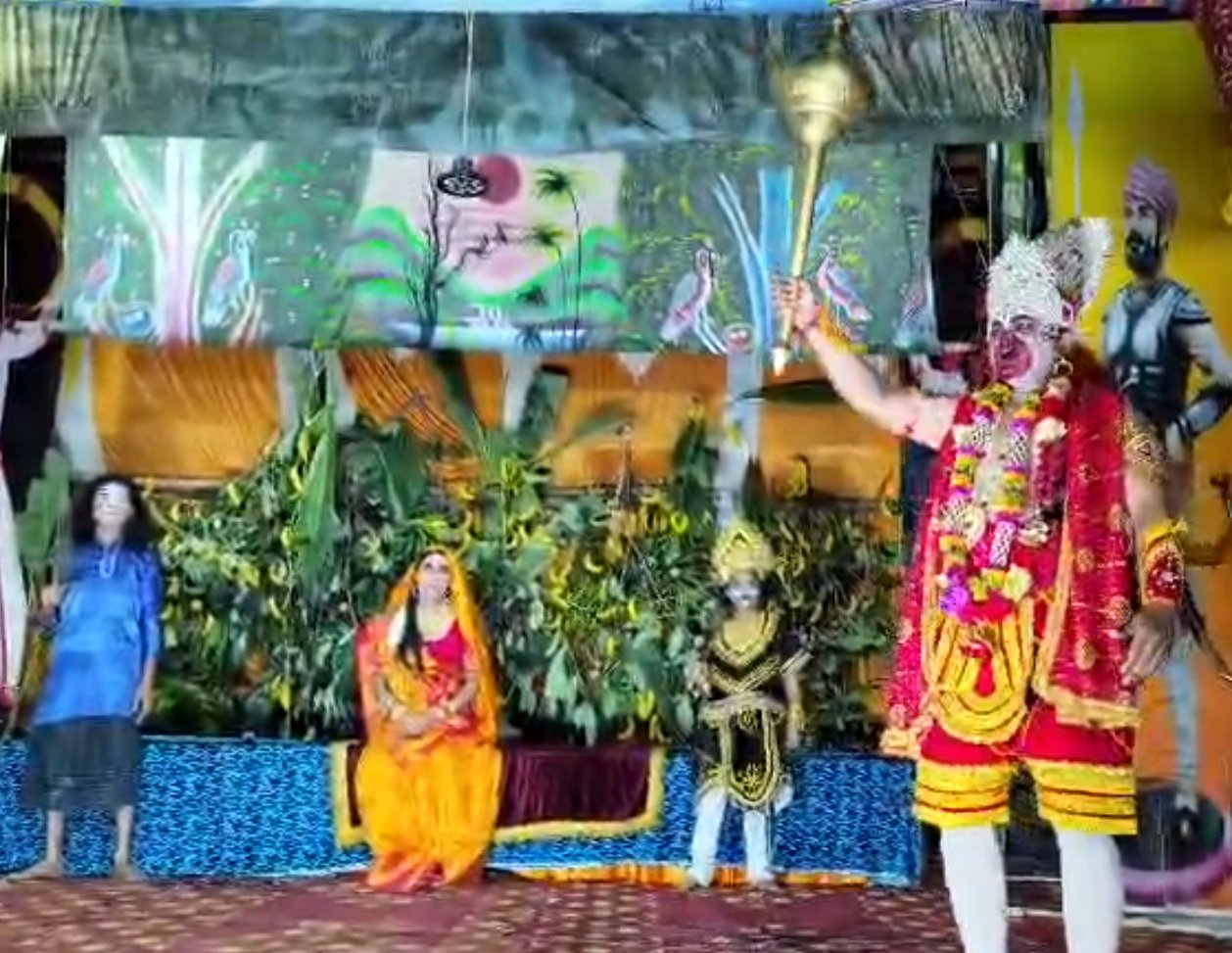 विजय रामलीला में अशोक वाटिका का भव्य मंचन, हनुमान जी ने सीता माता को दिया प्रभु राम का संदेश